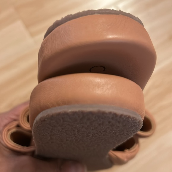 NWT, 8M, flat slip on sandals,Rose Gold,Lightweight,Comfortable,non slip bottoms - Picture 7 of 8